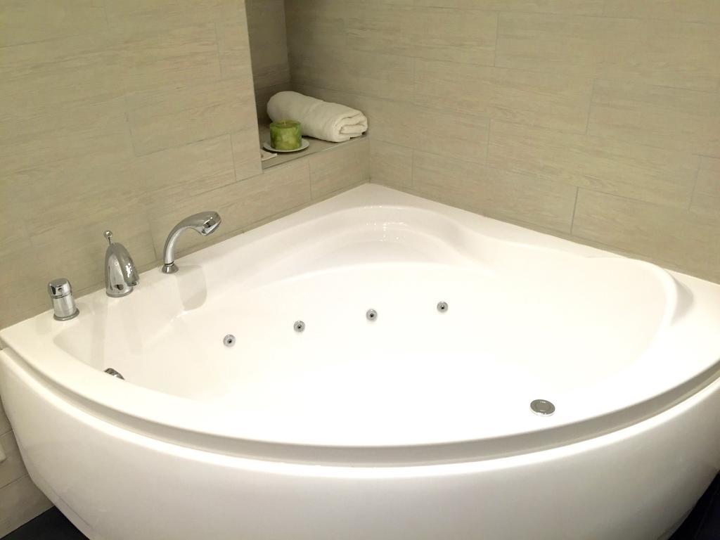 Domi Apartments Wellness Pompei Bagian luar foto